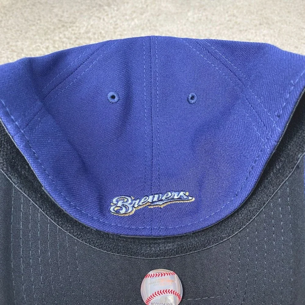 New Era Milwaukee Brewers MLB Hat Team Classic 39THIRTY Medium/Large‎ Blue Cap